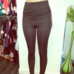 Women’s high top leggings size S - XL new with tag